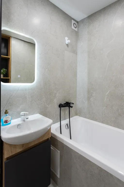 Уютная квартира с двумя балконами в центре рядом с Островом Канта