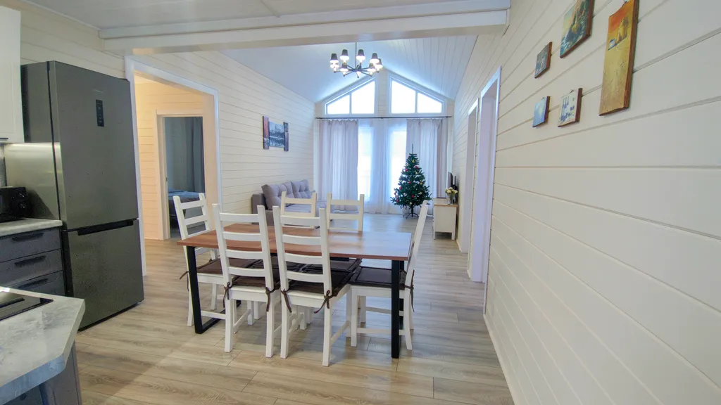 Уютный и светлый дом в лесу на выходные