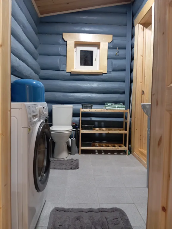 Меличуярви дом из бревна с сауной на берегу озера у самого леса