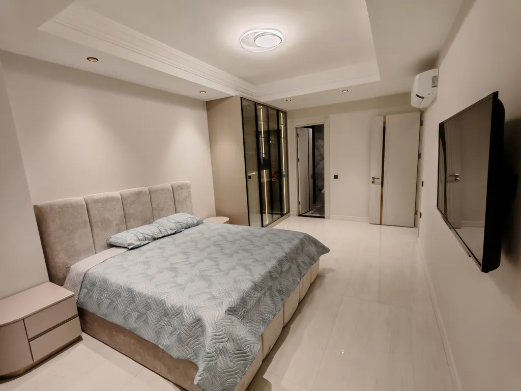 Квартира в Azura World c видом на бассейн и аквапарком