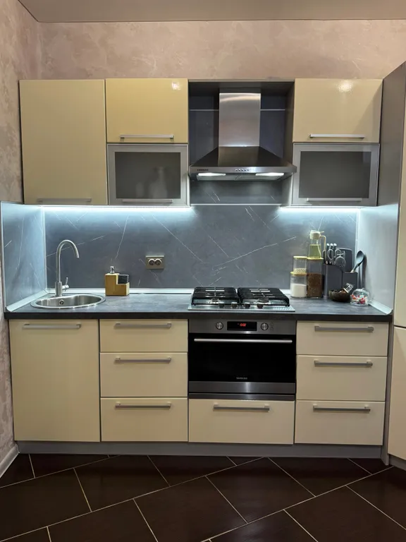 Лоза, центр, тишина