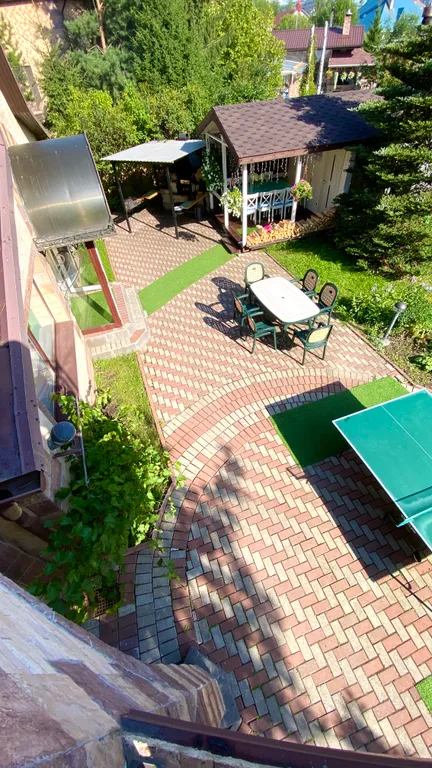 Дом с роскошным бассейном и 2 видами бань