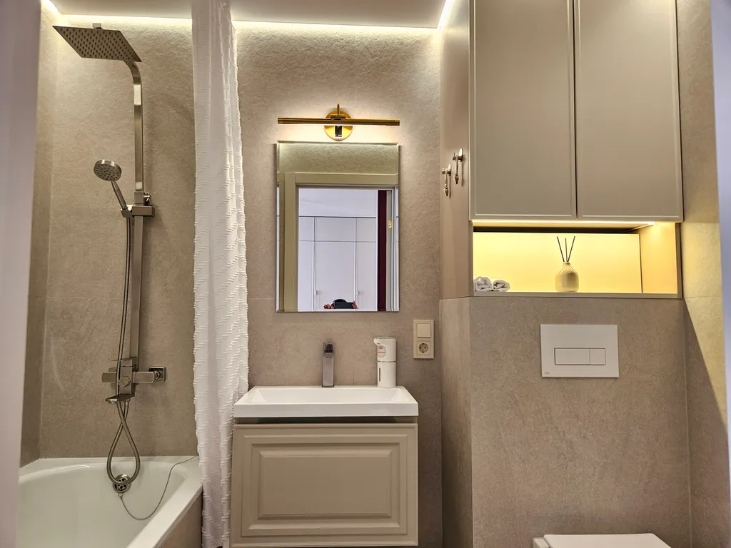 Элеганс в видом на Волгу и фонтаны, главная пешеходная улица