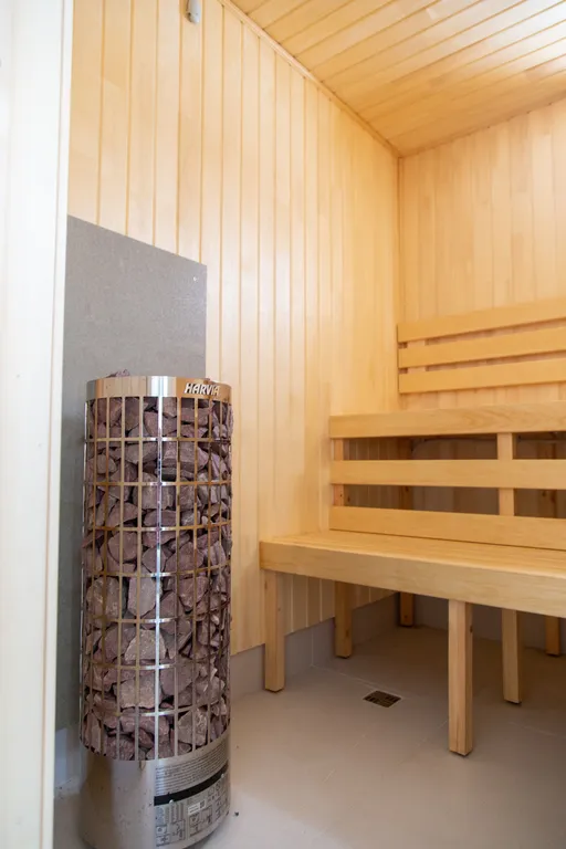 Большой дом с видом на озеро, 3 спальнями, сауной и детской площадкой