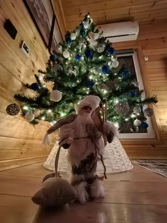 Домик, чан, баня в сосновом лесу, закрытая территория