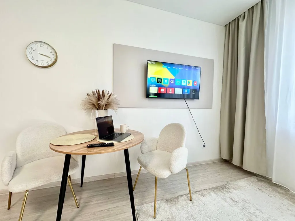 Бежевая дизайнерская студия