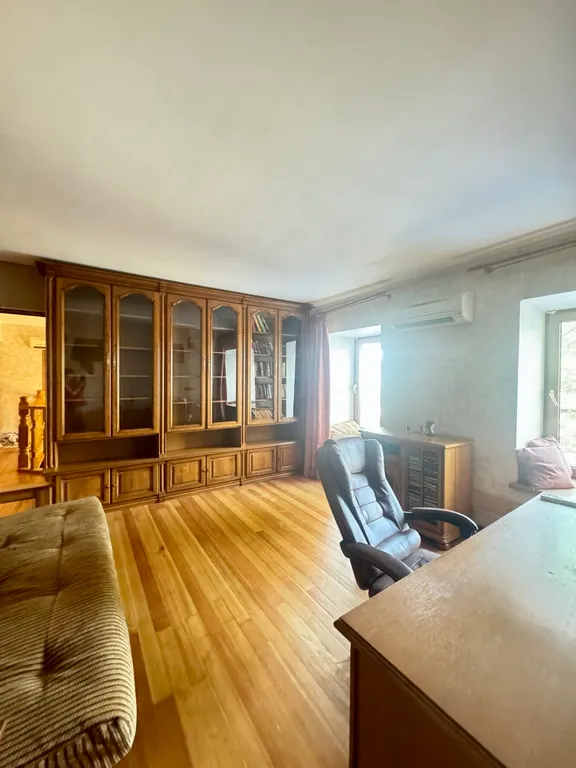 Двухуровневая квартира в центре города