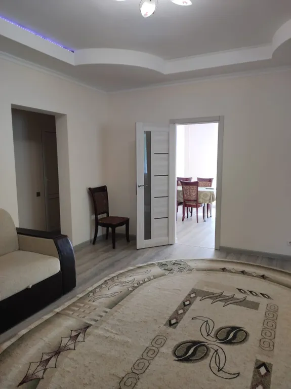 Первый этаж  дома с видом на горы и лес