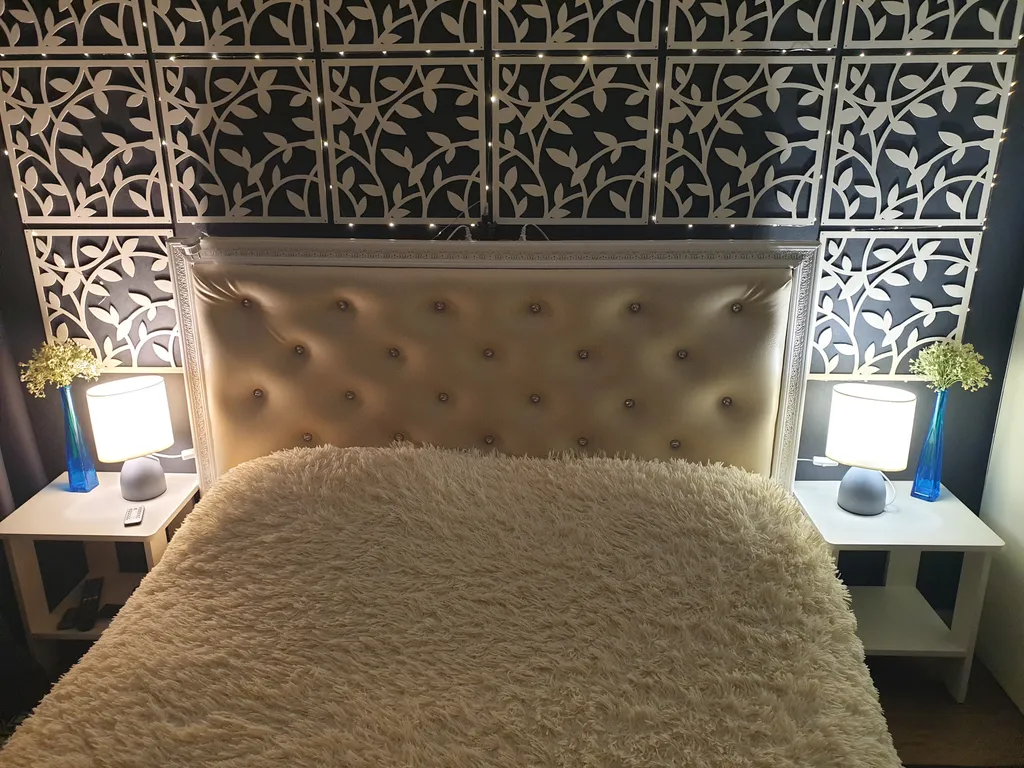 Уютная квартира в самом сердце города с видом на часы с осликом