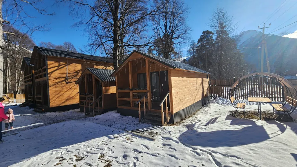 Коттедж Уютный коттедж с видом на горыSnow White Arkhyz — Архыз