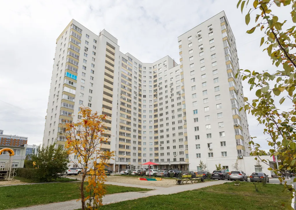 Искра - панорамный вид на перекрестке Щорса Сурикова