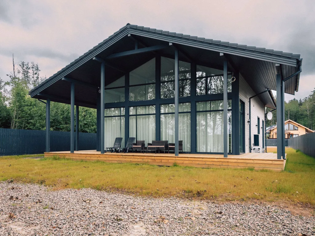 Коттедж на берегу озера