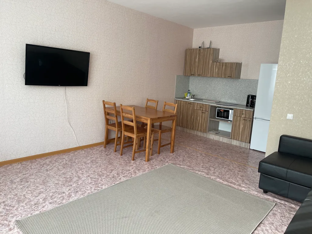 Студия со спальней в девятиэтажном доме в центре