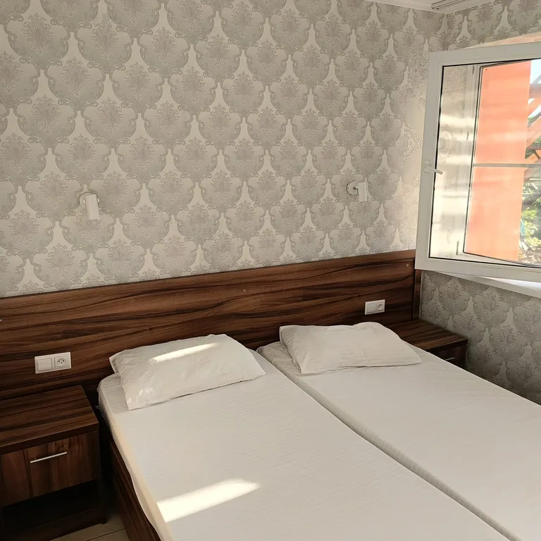 Двухместные апартаменты - вид на море и горы, утро под пение птиц