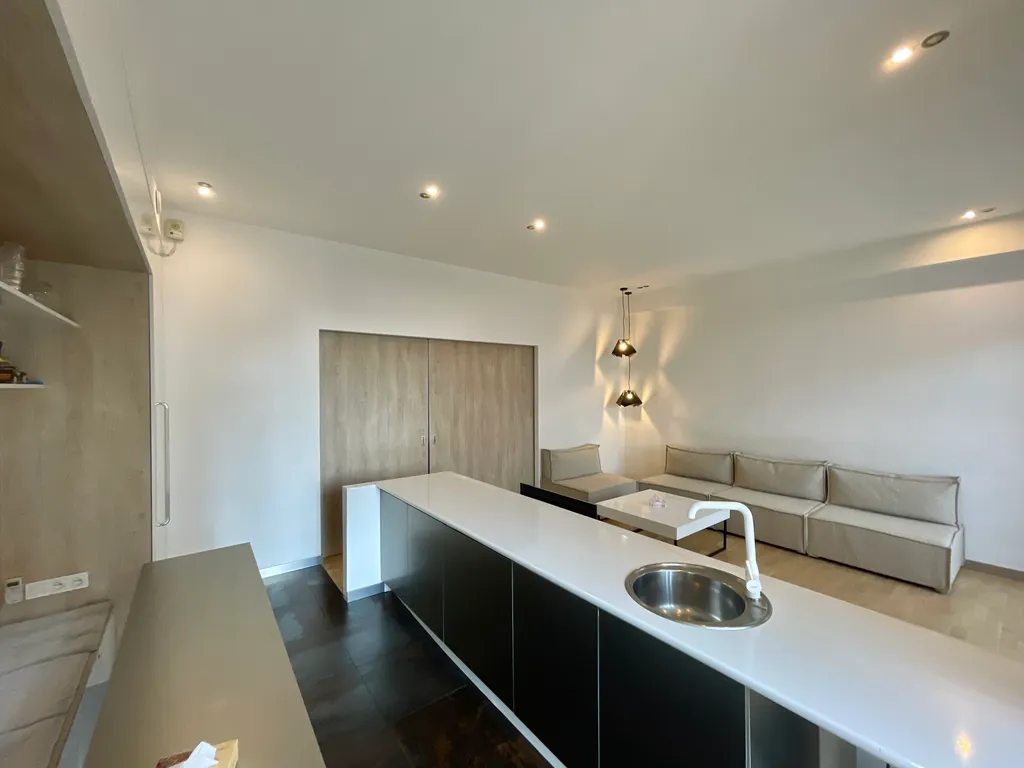 Метро Апартамент