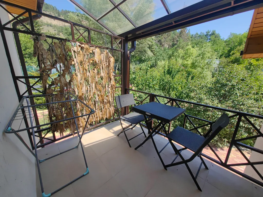 Уютный номер с видом на горы