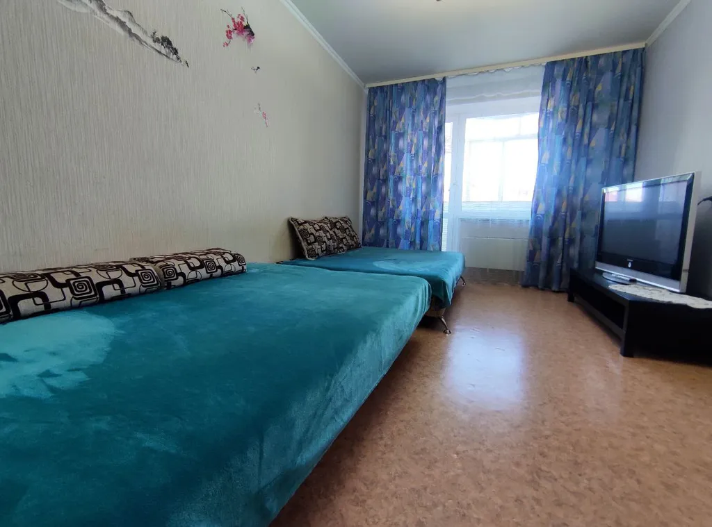 Просторная квартира в центре — аренда посуточно в Ноябрьск