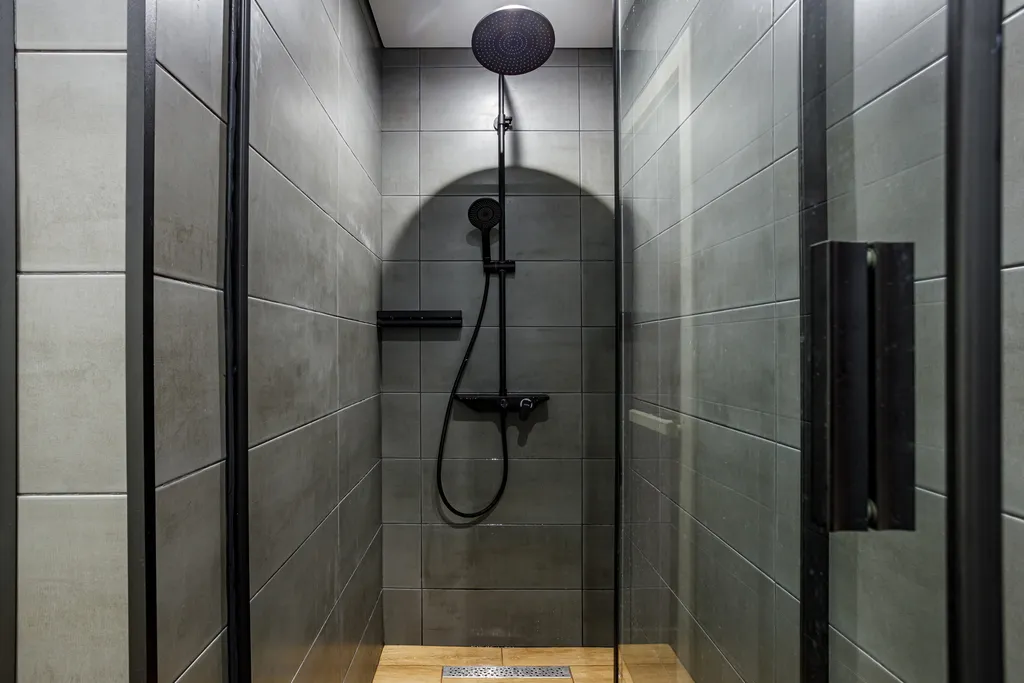 Дом на берегу реки