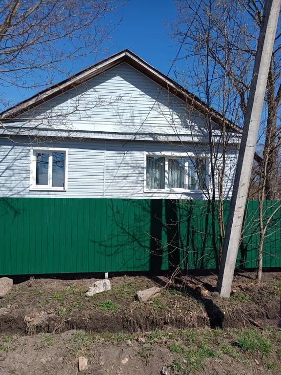 Коттедж Благоустроенный дом на берегу реки — аренда посуточно в Боровичи