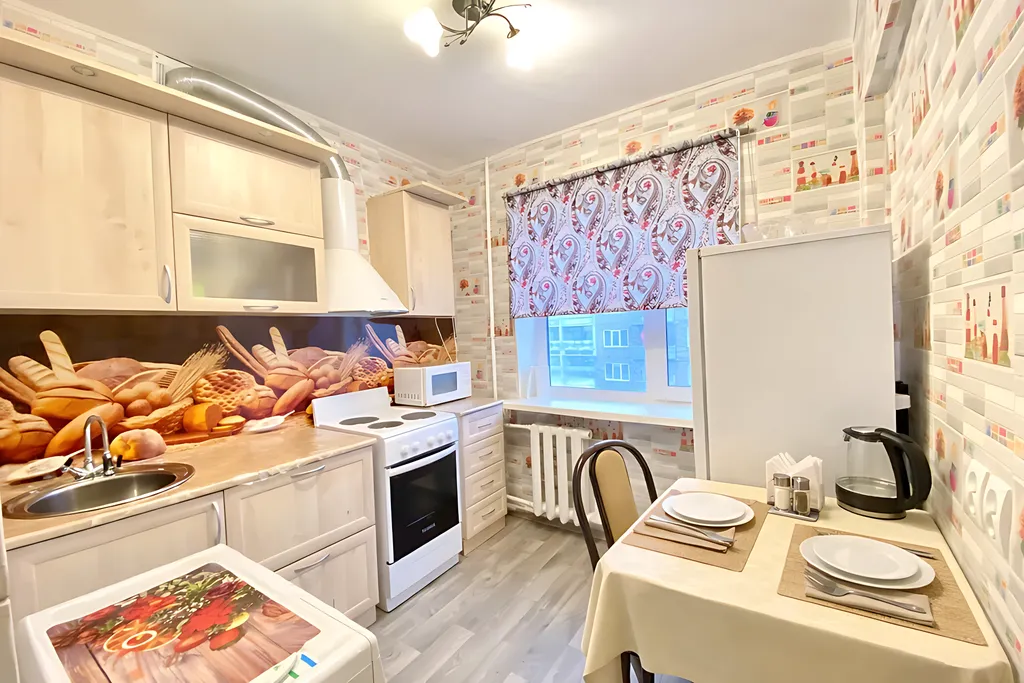 Вместительная 1-к квартира рядом с Центральной площадью, кровать+диван