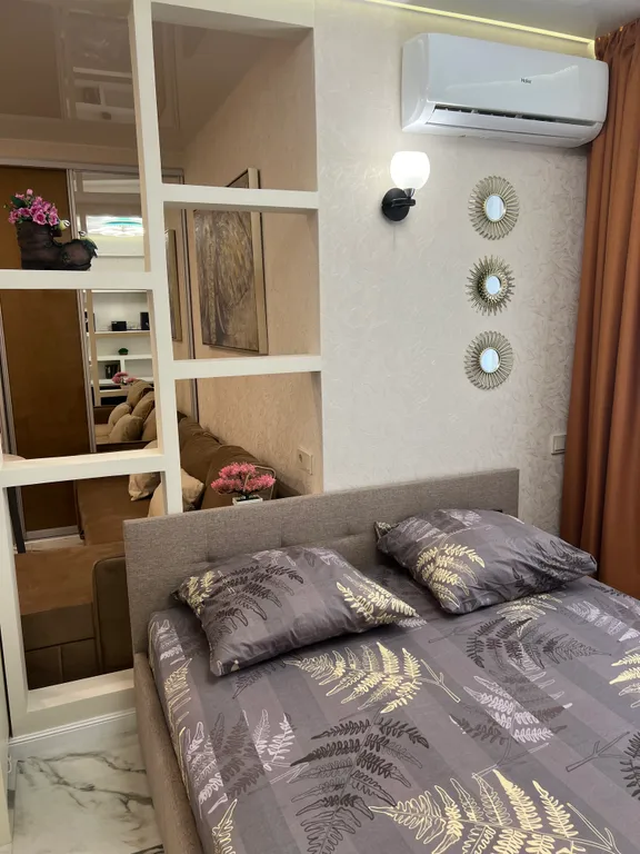 Студия с дизайнерским ремонтом