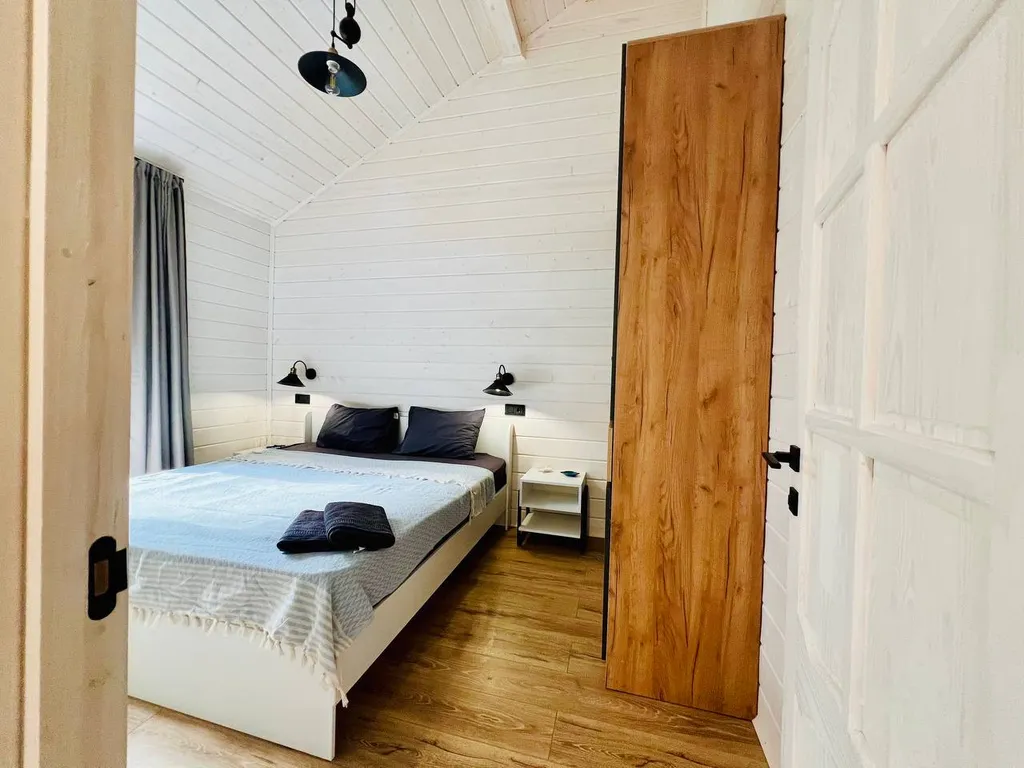 Коттедж Домик в лесу с камином и банным чаном — Москва