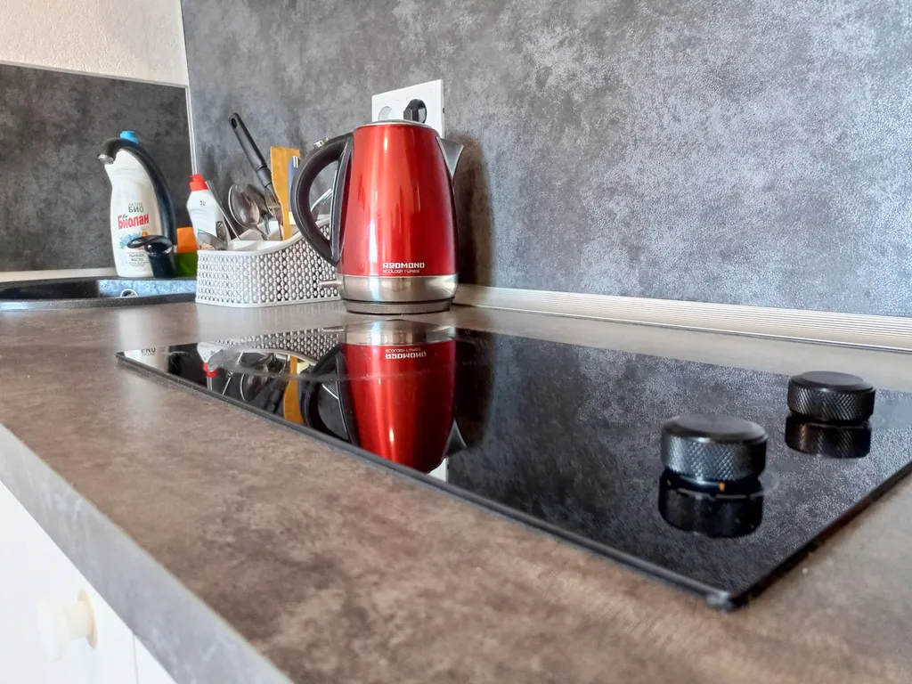 Уютная квартира-студия с диванчиком у жд вокзала и ТЦ Вавилон