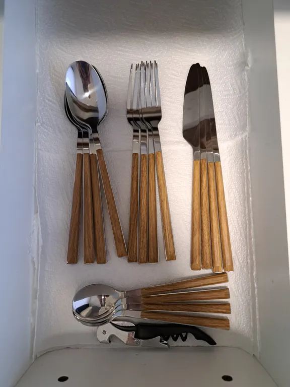 Просторная однушка с кроватью и смарт ТВ