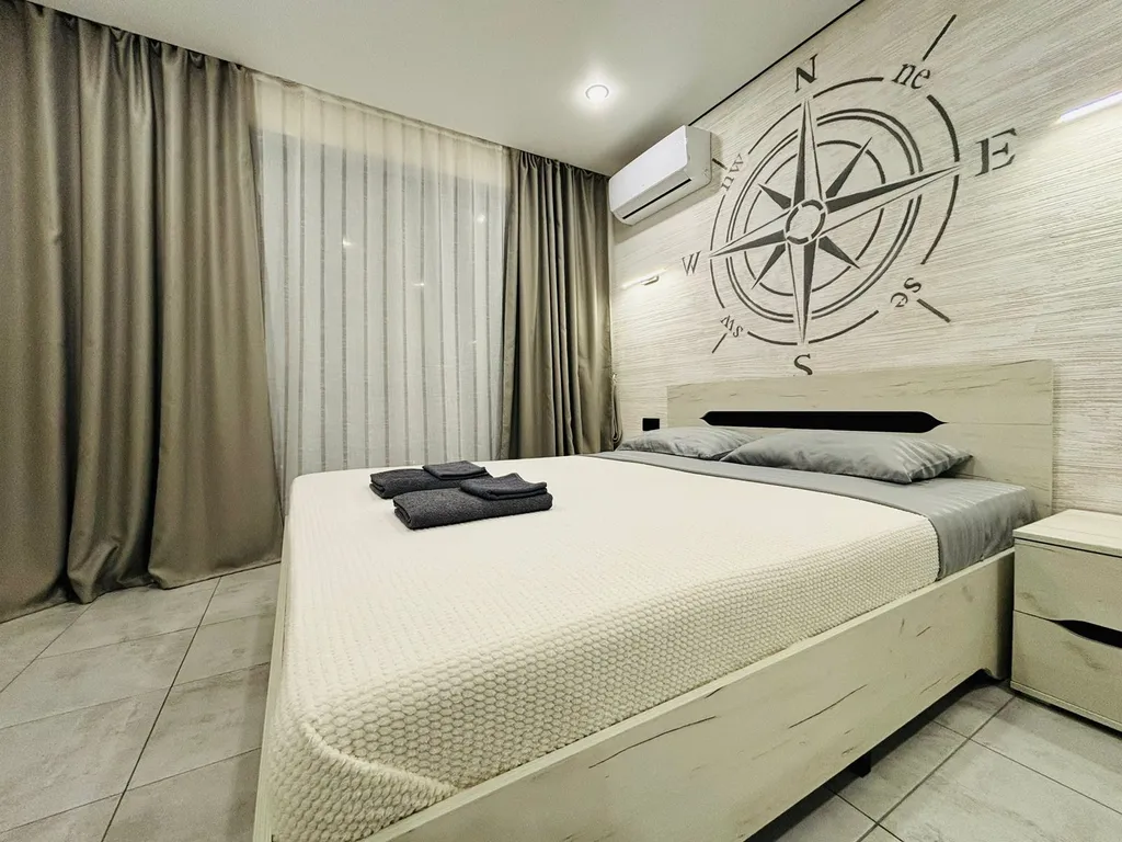 Студия с видом на бассейн