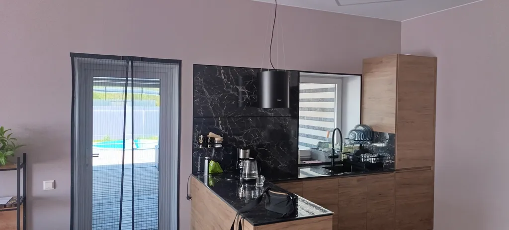 Дом у горячего источника