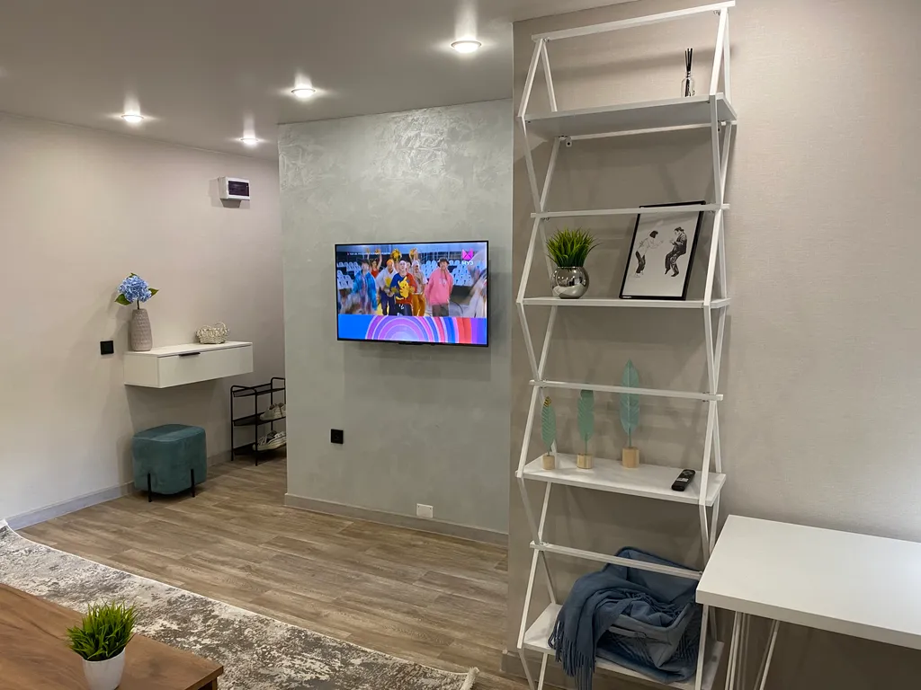 Квартира Квартира 2-комн в центре возле Театра Музкомедии — Красноярск