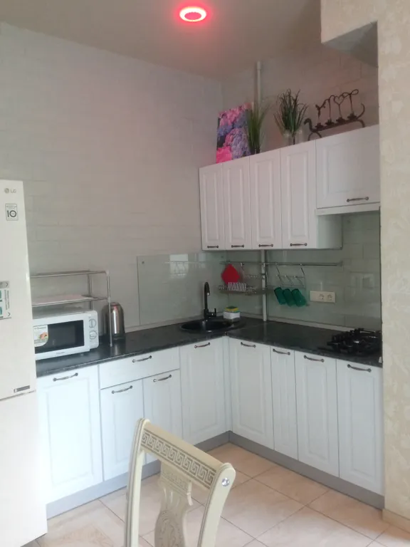 Двухкомнатная квартира с отдельной спальней 2.1