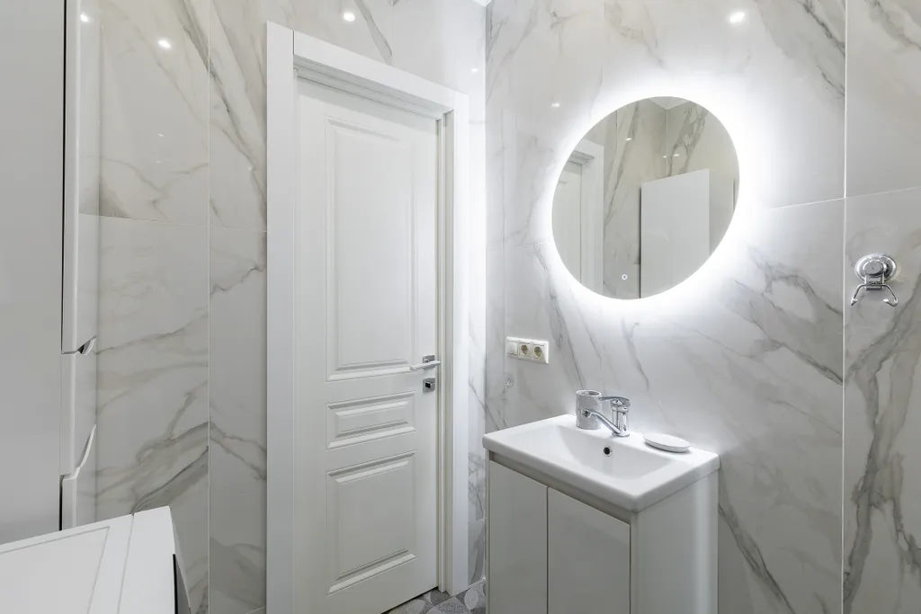 Апартамент с большой террасой и бассейнами на территории