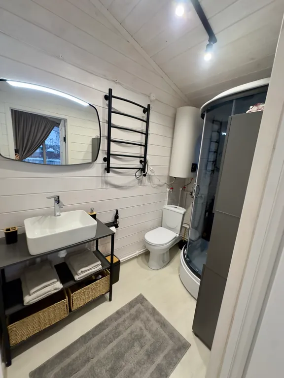 Коттедж Коттедж Уютный барнхаус с большими панорамными окнами — Архыз