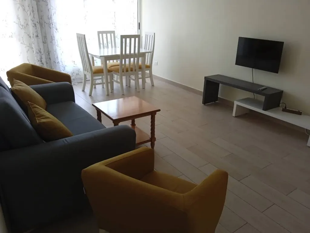 Уютная квартира в центре города с видом на море