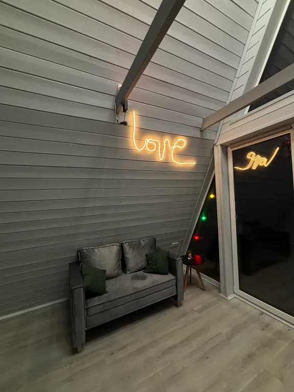 Дом a-frame для романтического уединения