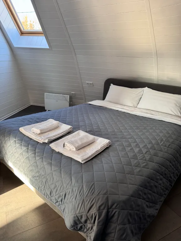 Дом-сфера на первой линии озера