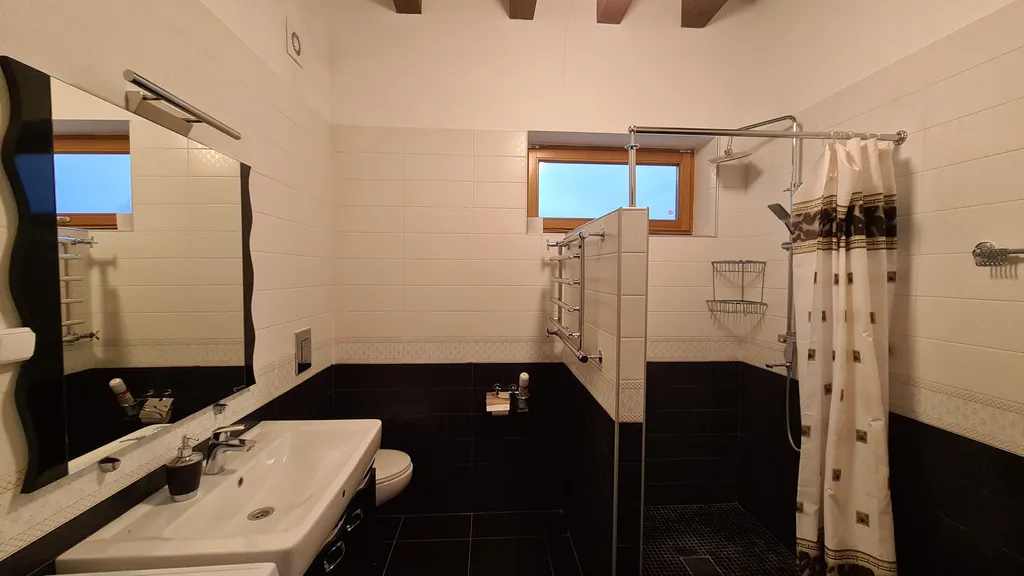 4-комнатный Дом