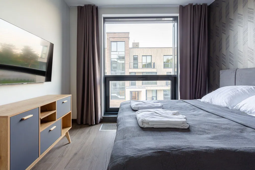 Апартамент с двумя спальнями и большим балконом у курорта