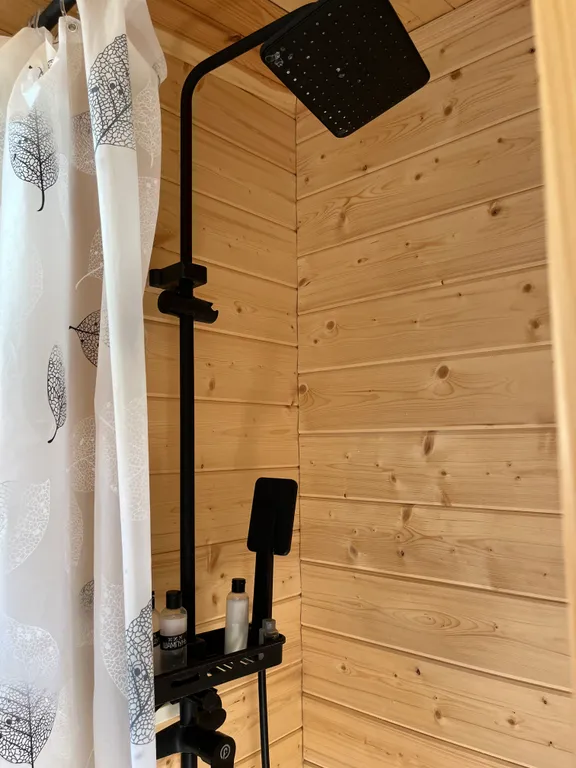 Уютный дом в лесу