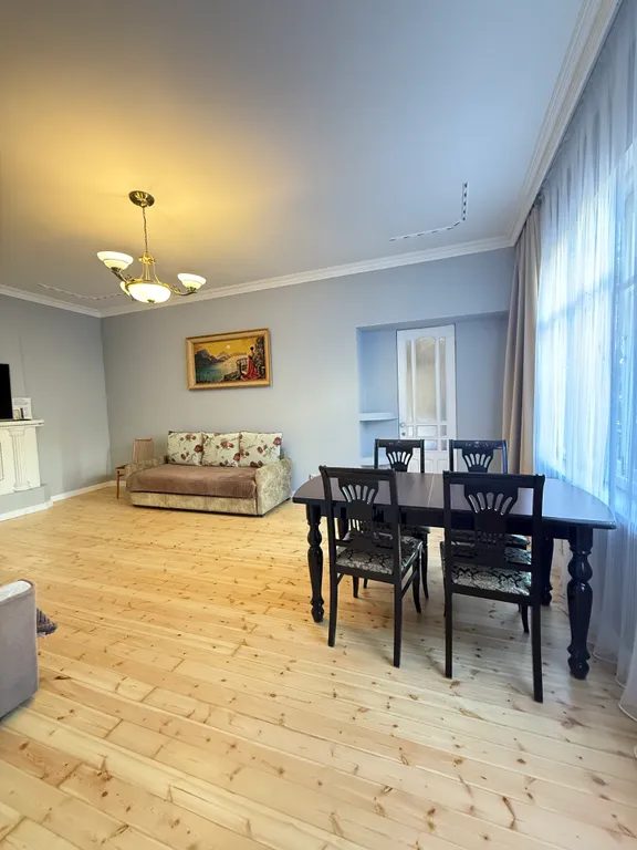 Квартира в центре города возле Колоннады