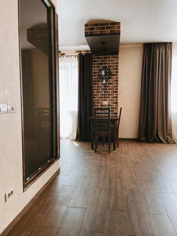 Студия с видом на лес