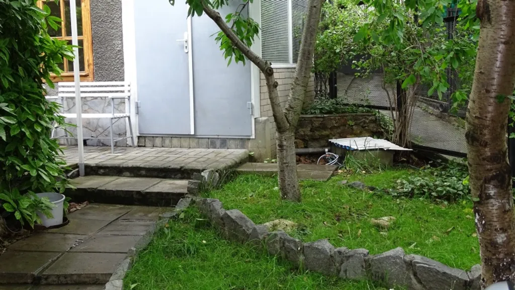 Однокомнатная квартира с двориком около дома Чехова