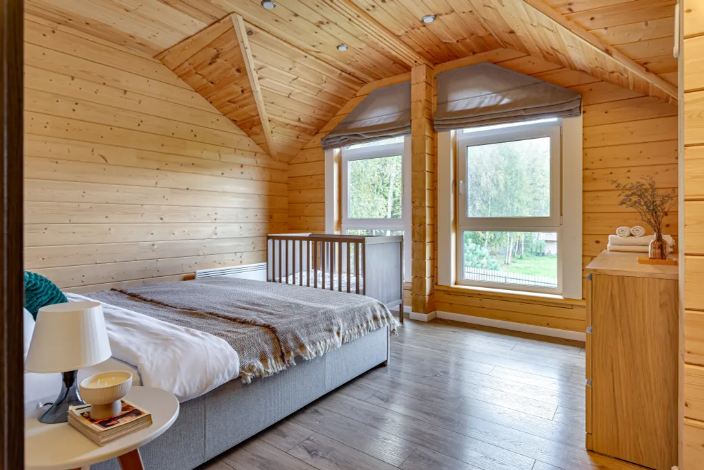 Дом из бруса в лесу с баней и чаном