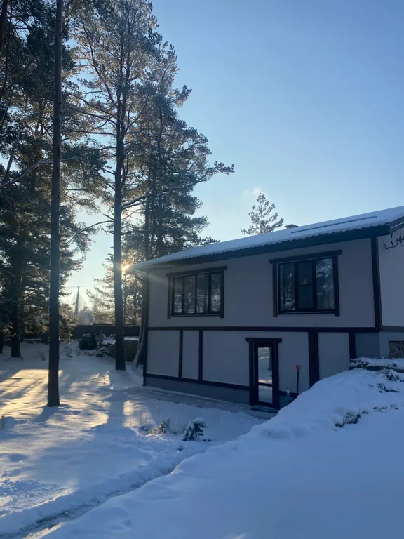 Уютный домик на озере