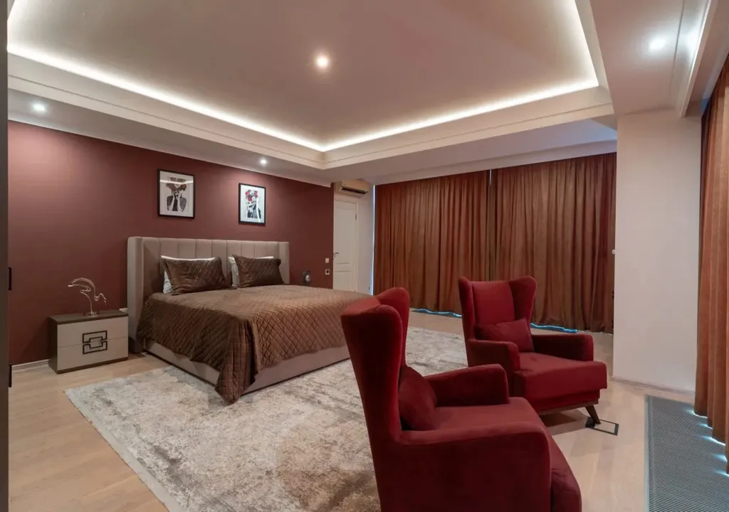 4-комнатная Квартира