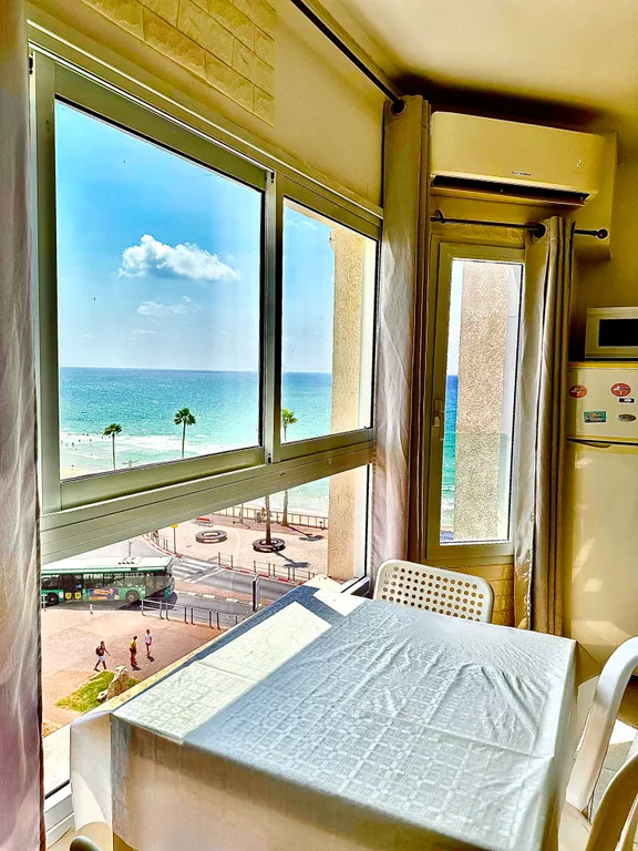 Новая красивая 2-комнатная квартира на море лучший пляж 50 м от дома