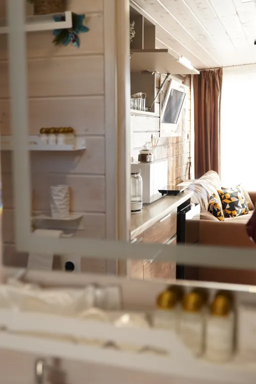 Уютный домик в тихом месте у реки