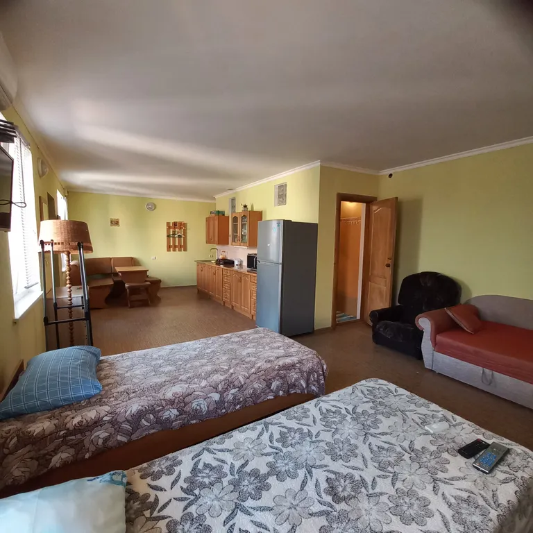 Квартира в 100 м от моря и в 10 шагах от морского залива!