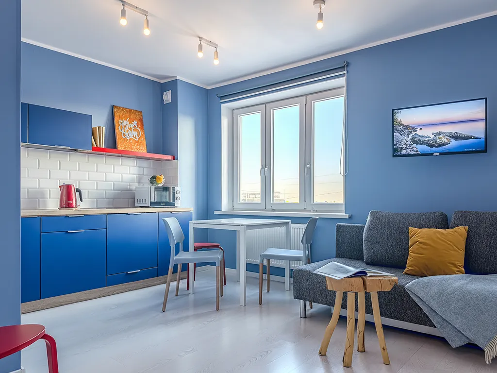 Студия карельский лось с видом на озеро